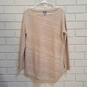 Soho Cream Textured Asymmetrical Bottom Crew Neck Sweater. Size Small NWT
